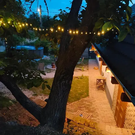 Harom Dio Vendeghaz Lägenhet Nyim