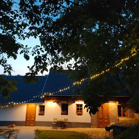 Harom Dio Vendeghaz * Nyim