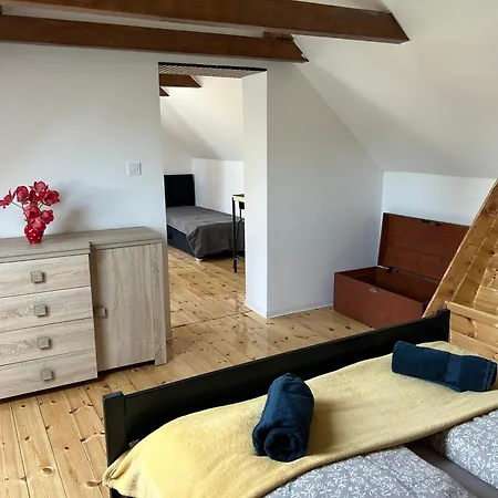 Harom Dio Vendeghaz * Nyim