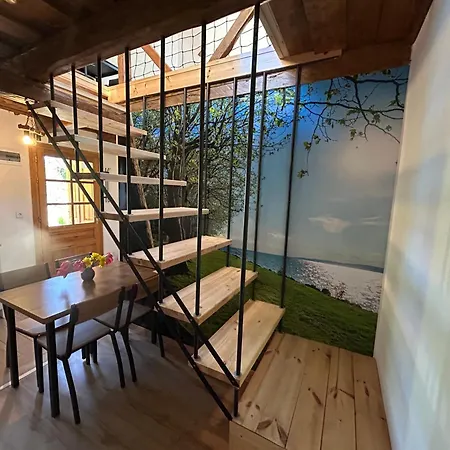 Harom Dio Vendeghaz * Nyim