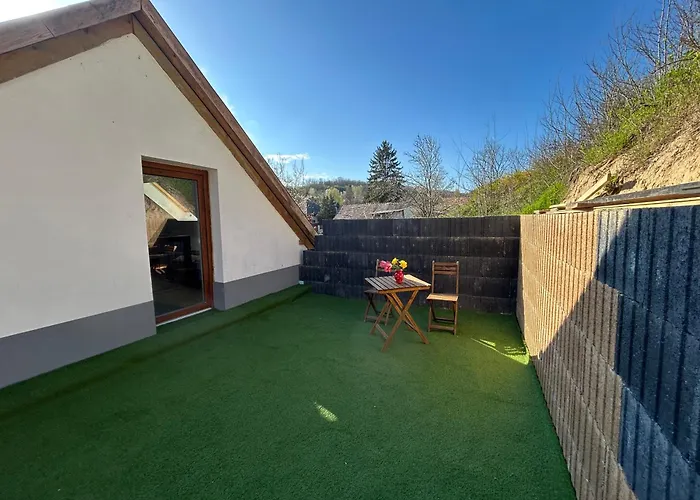 Harom Dio Vendeghaz *