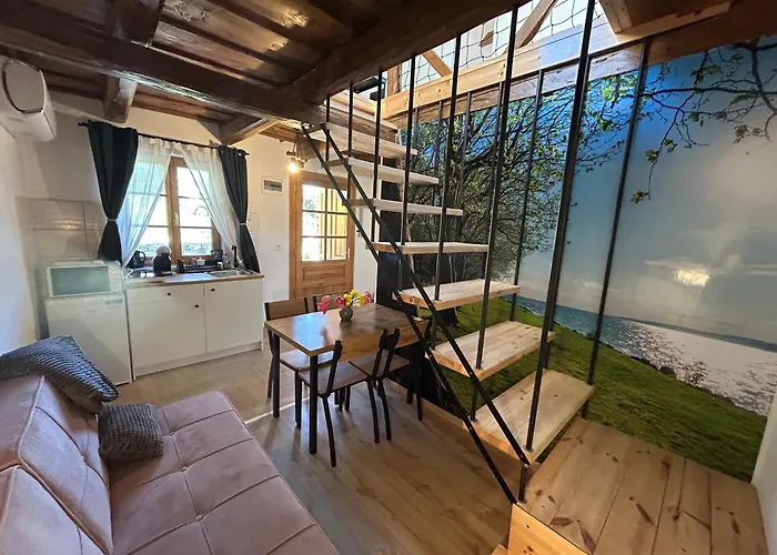 Harom Dio Vendeghaz Nyim