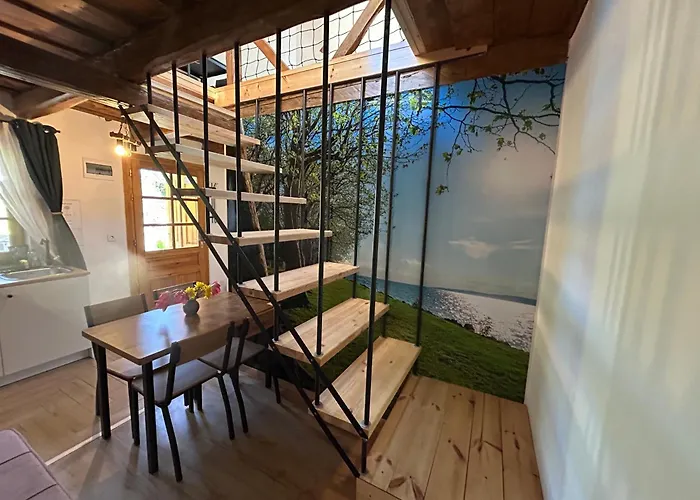 Harom Dio Vendeghaz * Nyim