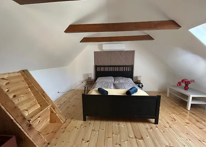 Harom Dio Vendeghaz شقة Nyim