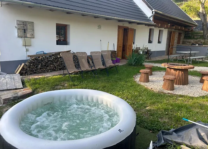 Harom Dio Vendeghaz *